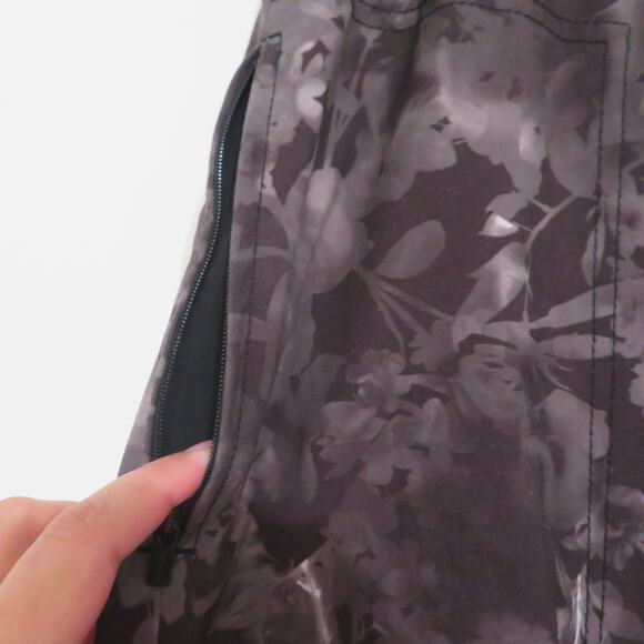 Athleta Womens Size 6 Lumen Floral Black Savannah Jogger Athleisure Pants - Picture 4 of 6